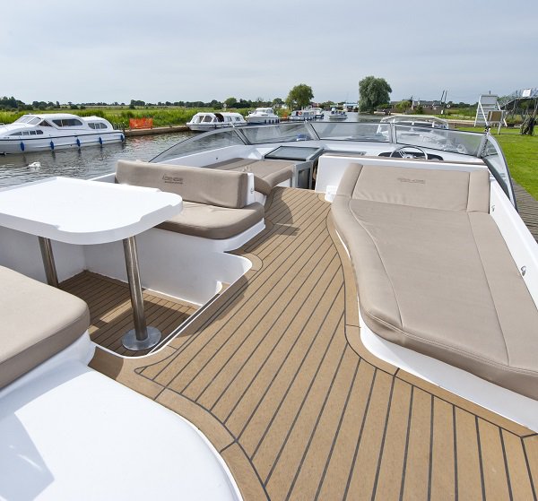 HerbertWoods's tweet photo. It’s a beautiful day today on the Norfolk Broads, which boat would you like to be on top deck right now? #whichonewouldyouchoose https://t.co/NF6fXLjR3H
