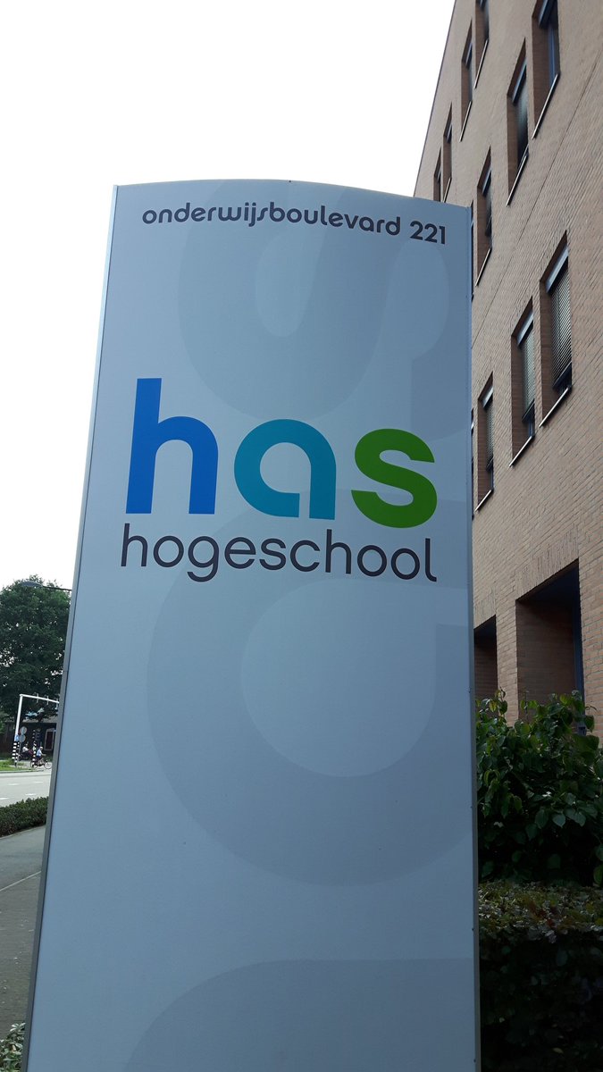 Dik_vd_Koolwijk's tweet image. Nice to again present work of @Agriterra and principles of cooperative development &amp;amp; our theory of change to @ifa_has @HAS_intl students. Thanks for inviting me @erwinbouwmans1 @Marnix_Wolters #structuraltransformation #wealthcreation