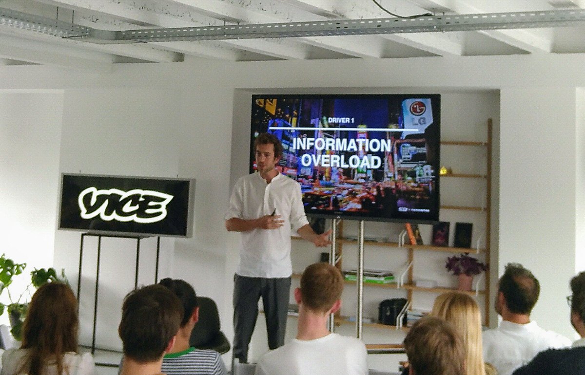 alexasito's tweet photo. Lookinf for inspiration @vicebelgium with @TrendsActive 
#millenials #trustiness #brands https://t.co/HMbnICWCuk