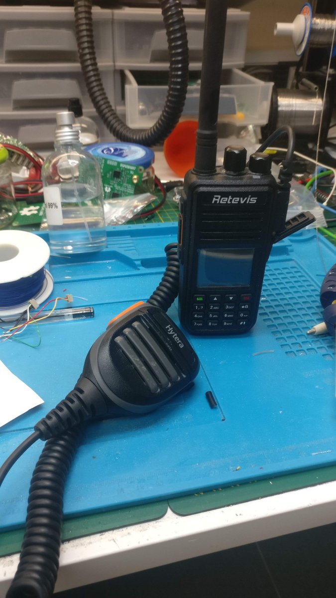 kitt1977's tweet photo. #hytera SM26N2 mod for use with #kenwood style jack connector fits #retevis #tytera #baofeng  #hamradio #dmr #electronics  altough audio volume is a bit on the low site ... speaker seems to measure 20 ohm .. https://t.co/OTH1OvUecW