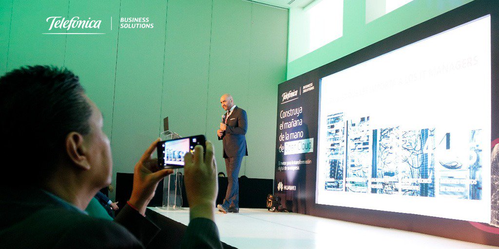 MovistarEmpMX's tweet photo. Hoy en día tu negocio necesita movilidad para competir con los grandes. Conoce las soluciones de alojamiento que ofrece nuestro servicio de #Cloud en #CloudDayMX. https://t.co/hkIWcZgYdm