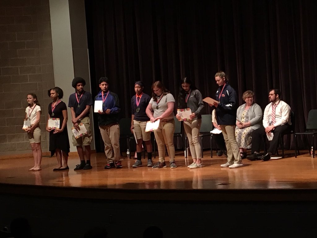 WildcatParsons's tweet photo. Awesome job 7th grade 2017-2018 Student of the Month Honorees! 🏅@PrincipalDMSHS https://t.co/NY4erUkT7N