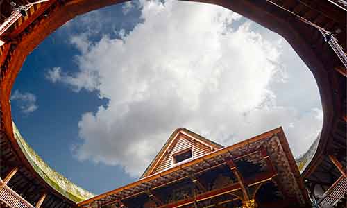 TeatrosCanal's tweet photo. #ElMercaderDeVenecia de #Shakespeare es una de las obras de #teatro más populares del Bardo inglés. Analizamos los temas que subyacen en ella: amor, dinero y carne de cerdo.
https://t.co/R6whgwAHiu #TdCBlog https://t.co/26ckGGlhLM