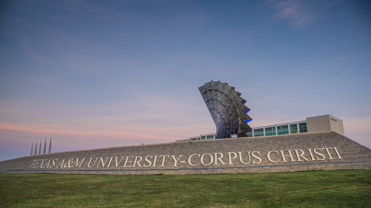 IslandCampus's tweet photo. #ShakasUp and congratulations to all of our Islanders who made the Spring 2018 Dean's List! To view a list of recipients, click https://t.co/Vd5Y8PakeH. #TAMUCC https://t.co/3oijJz4YvR