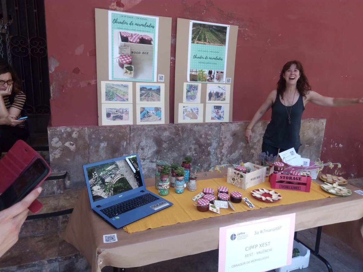abelmont1's tweet photo. La FPB Agrària del CIPFP de Cheste en la setmana dels projectes #7manaABP. Amb @GVA_Cefire , @CefireFP_EAE. Moltes ganes d'estendre el treball per projectes en FP. #ABP #ProjectesFP https://t.co/ngsFzt4cqs