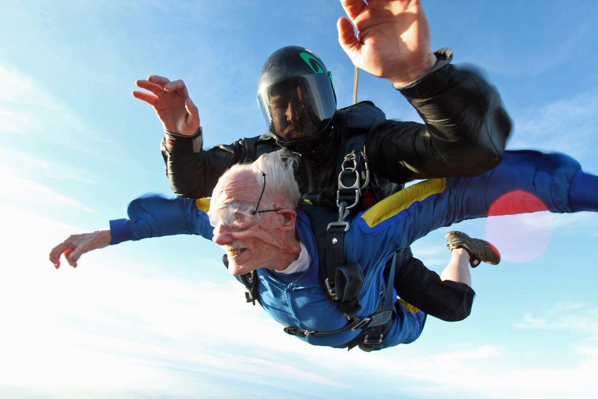 bBenjaminButton's tweet photo. These Are Amazing Grandparents Who Went Viral https://t.co/0bGokzH2XJ https://t.co/1d8iryvTyb