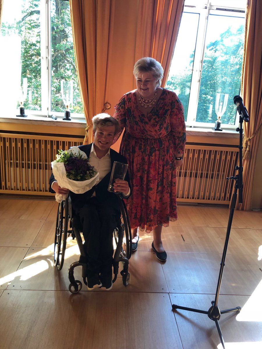 erikroste's tweet photo. Regjeringens Paralympiske Ærespris tildelt Jesper Saltvik Pedersen. Verdig vinner ⁦@Skiforbundet⁩ https://t.co/vy3KH0STts
