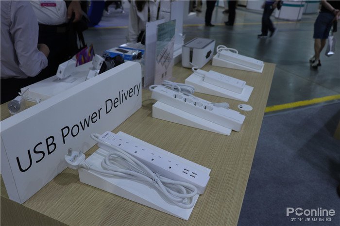 ORICO_nl's tweet photo. ORICO is op de COMPUTEX beurs om de nieuwste producten te tonen aan het publiek. 
De stand van ORICO is gevuld met een uitgebreid assortiment computer / digitale accessoires.  Van Power Banks, USB stekkerdozen en HDD-behuizingen tot aan USB-dockingstation toont ORICO zijn kracht https://t.co/LUXZEMkls3