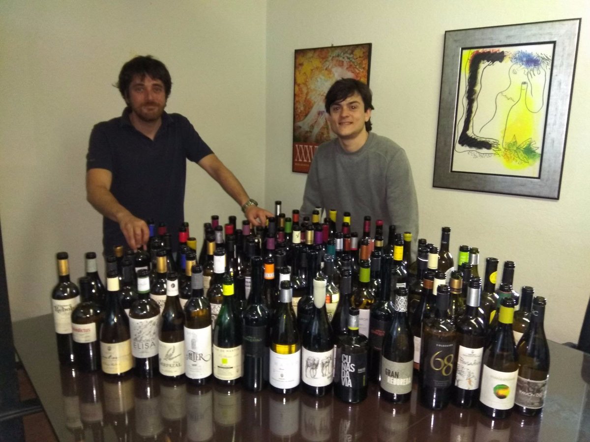 Finaliza la cata para <a href="/guiapenin/">Guía Peñín</a> en la sede del <a href="/CRDO_Ribeiro/">D.O. Ribeiro</a>, muchas gracias @JavierGuiaPenin y <a href="/AlbertoRuffoni/">Alberto Ruffoni</a> por la visita y por su excelente trabajo 🍷👌