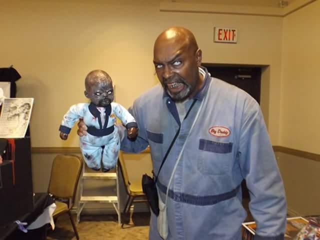 Spawnofthedead1's tweet photo. @Spawnofthedead1 @YYCHorrorCon @EugeneClarke #landofthedead #BigDaddy  #Customdolls #Creepydolls #spawnofthedead https://t.co/Lwr3ewOhGE