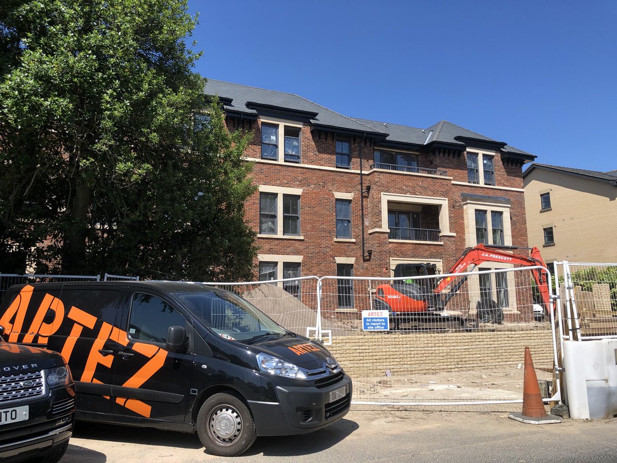Artezgroup's tweet photo. Great day in my site boots 👢 pushing #Berkeleyhouse #wilmslow towards completion. Looks absolutely fantastic @Eventusgroup @maisonIOM #builtbyartez https://t.co/5aTOl1RmLn https://t.co/gkFDCC8qCX