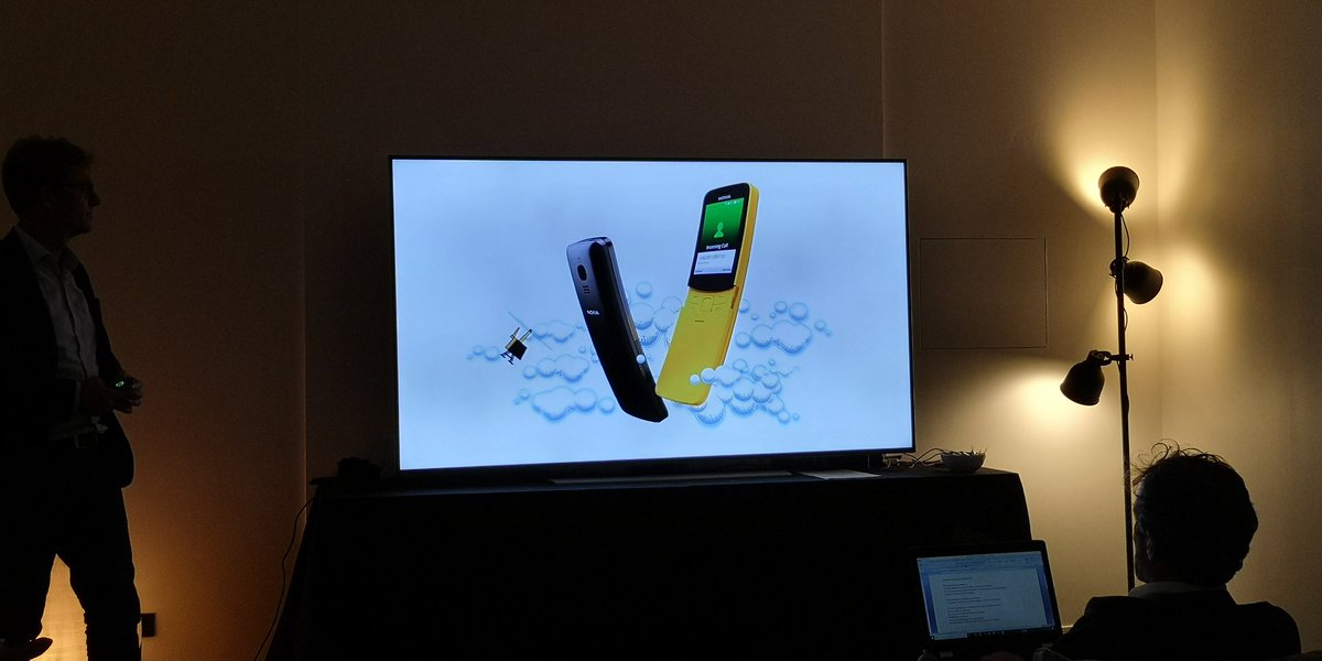 IDBOOX's tweet photo. Le #nokia8110 le banana phone arrive en France il est 4G #nokiadays https://t.co/OP3QpidQPv