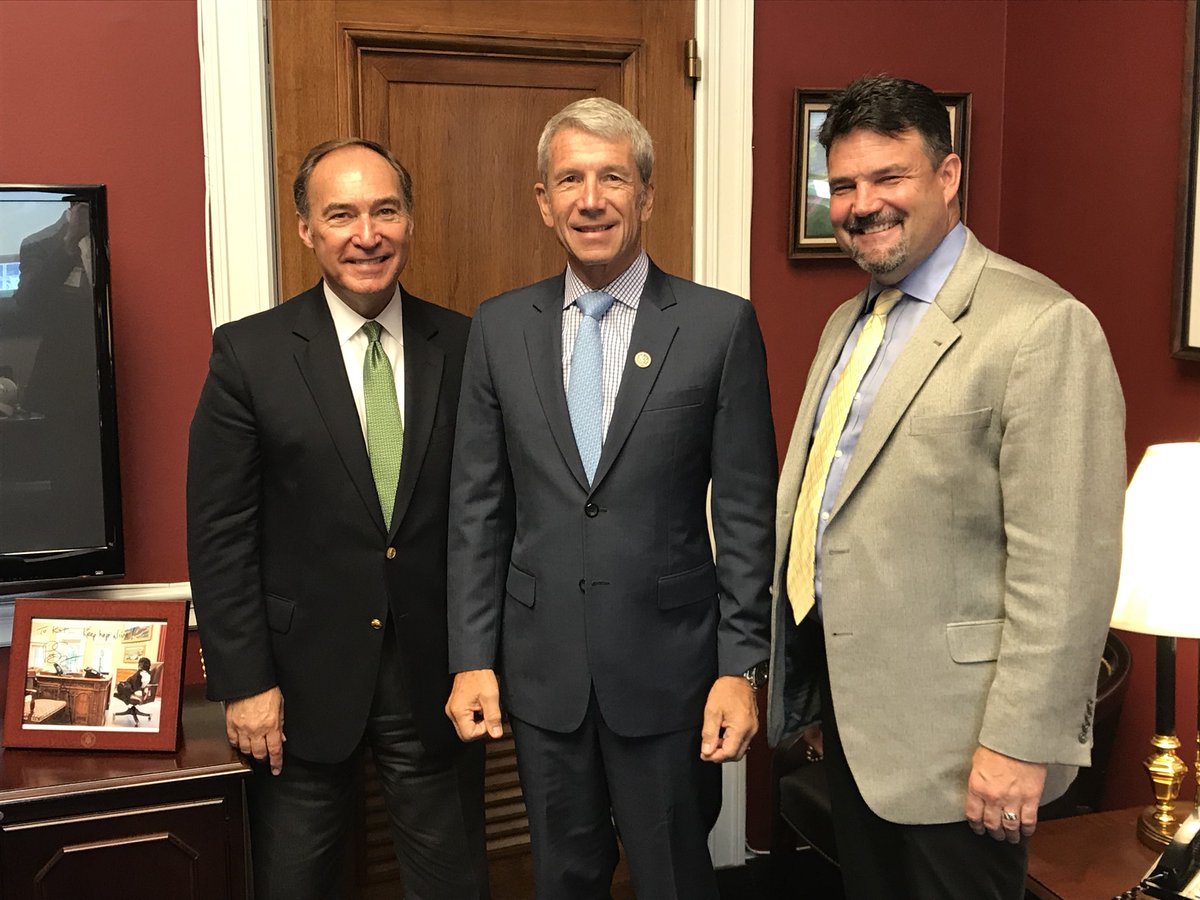 SNACintl's tweet photo. Thanks to @RepSchrader for your tremendous leadership in introducing the #AccurateLabels Act to ensure state and local labeling mandates are based on sound science. SNAC members are in full support. #SNACattack @AccurateLabels https://t.co/7wNtDWJNBW