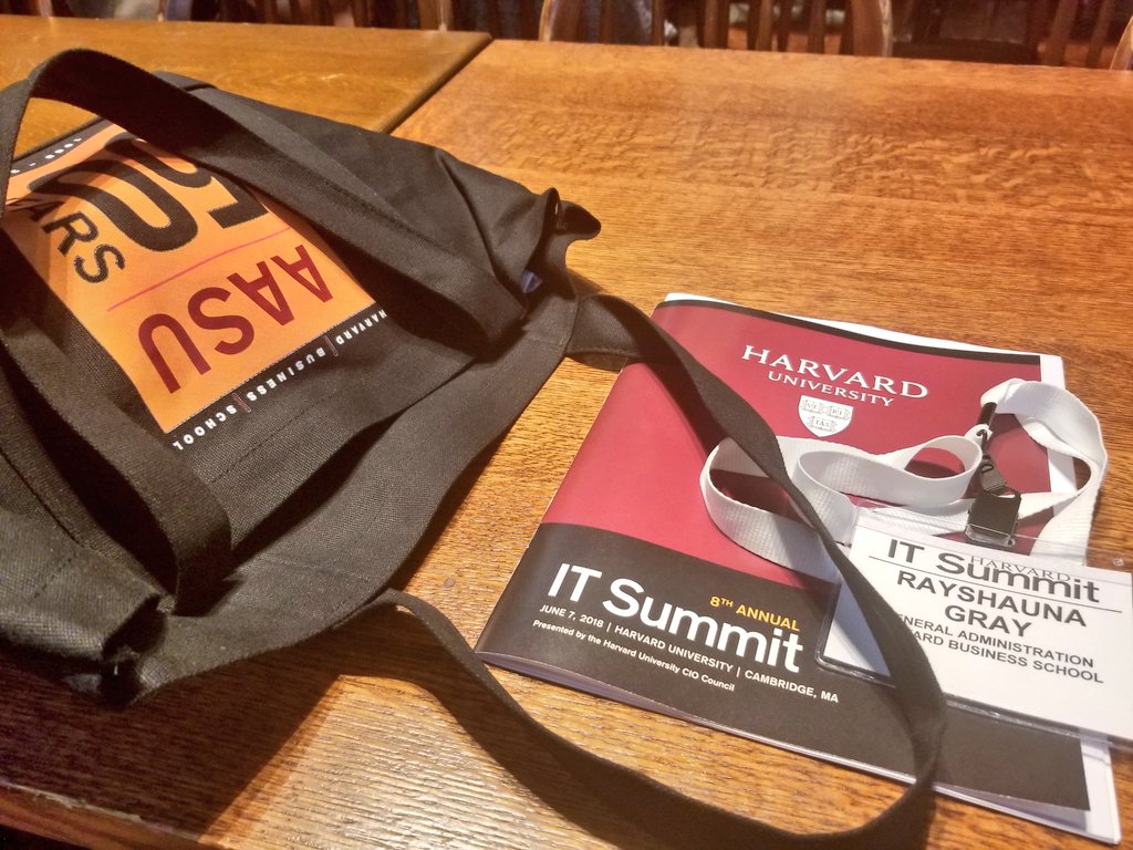 rayshaunagray's tweet photo. I'm here at @Harvard's #ITSummit18 repping @HBSgender and learning all the things. #CambMA https://t.co/TNBP2esXUM