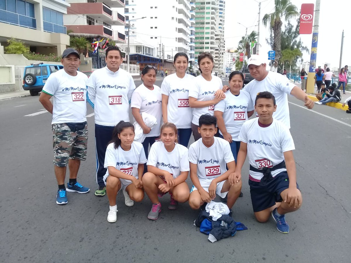 fedesantaelena's tweet photo. Funcionarios de #FEDESE listos para participar en la carrera plogging #MiMarLimpio de @Ambiente_Ec evento que combina el deporte con el cuidado del ambiente.
#FEDESE #SantaElena https://t.co/w4MA7oFezu