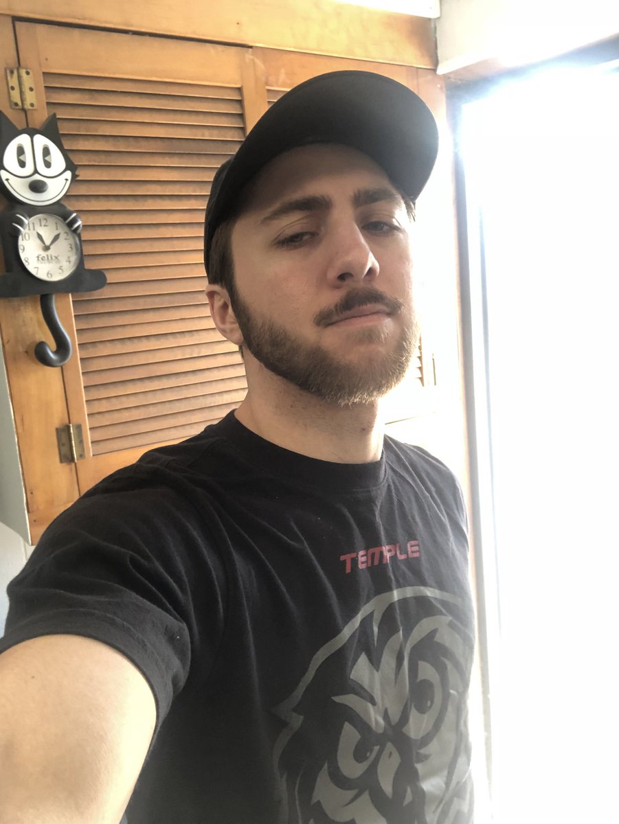 bekaloo's tweet photo. My brother’s making a grindr profile he wants to know what pic he should use #happypride #cockhat #rtforcock https://t.co/tX84hNBdKV
