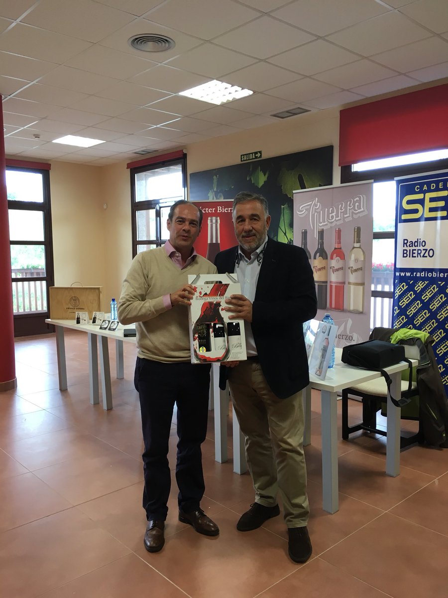 ➡️ Resumen de la #TertuliaGuerra del día de hoy con <a href="/SerDeportivosBZ/">SER Deportivos Bierzo</a> , <a href="/casaswine/">Vicente Casas</a> y el Presidente de la <a href="/SDP_1922/">SD Ponferradina SAD</a> .
Os esperamos en la próxima!! 
#CaracterBierzo #nuevoguerra #Cacabelos #bebavinosguerra