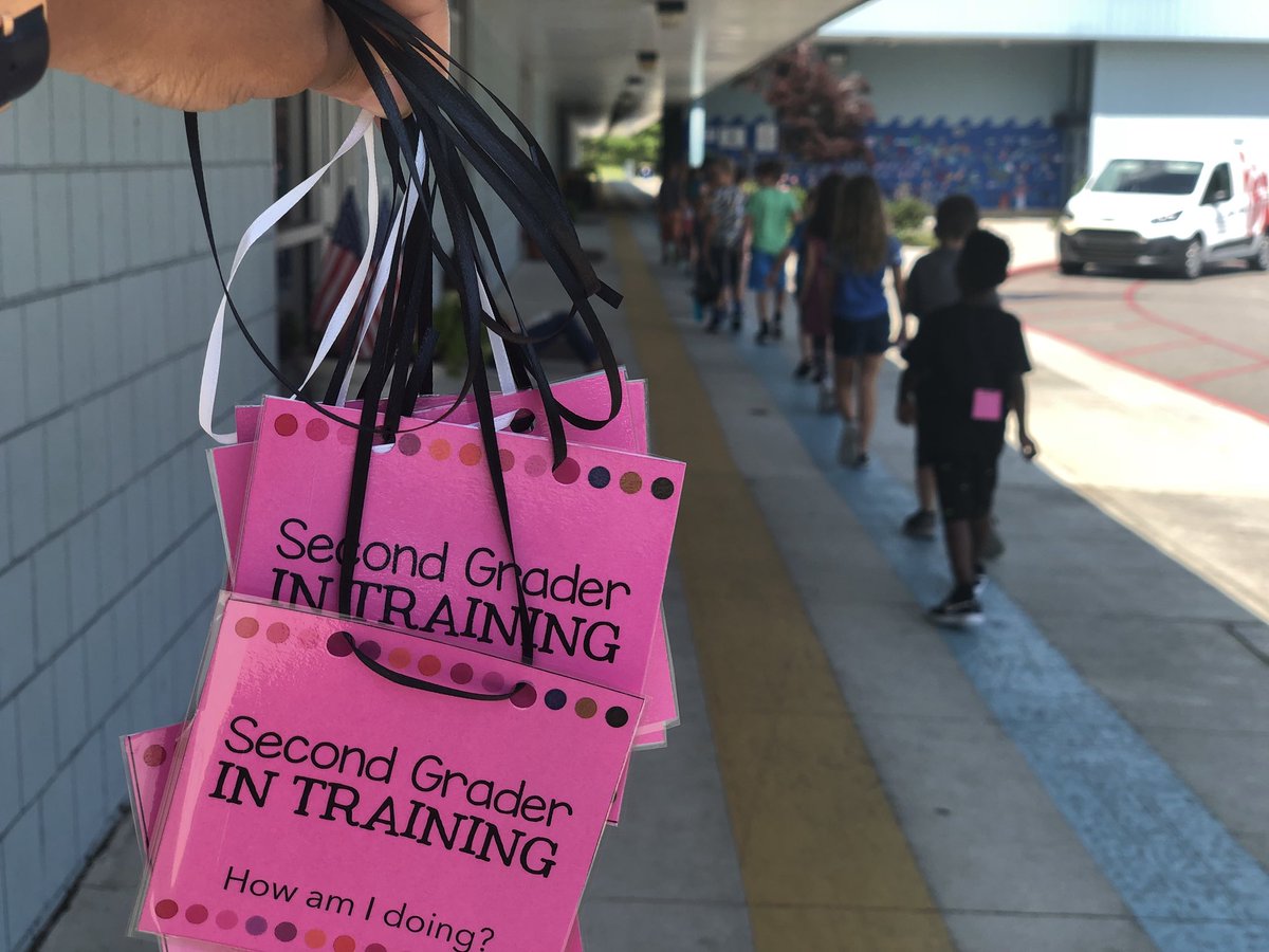 Mrs. Traylor tweet media