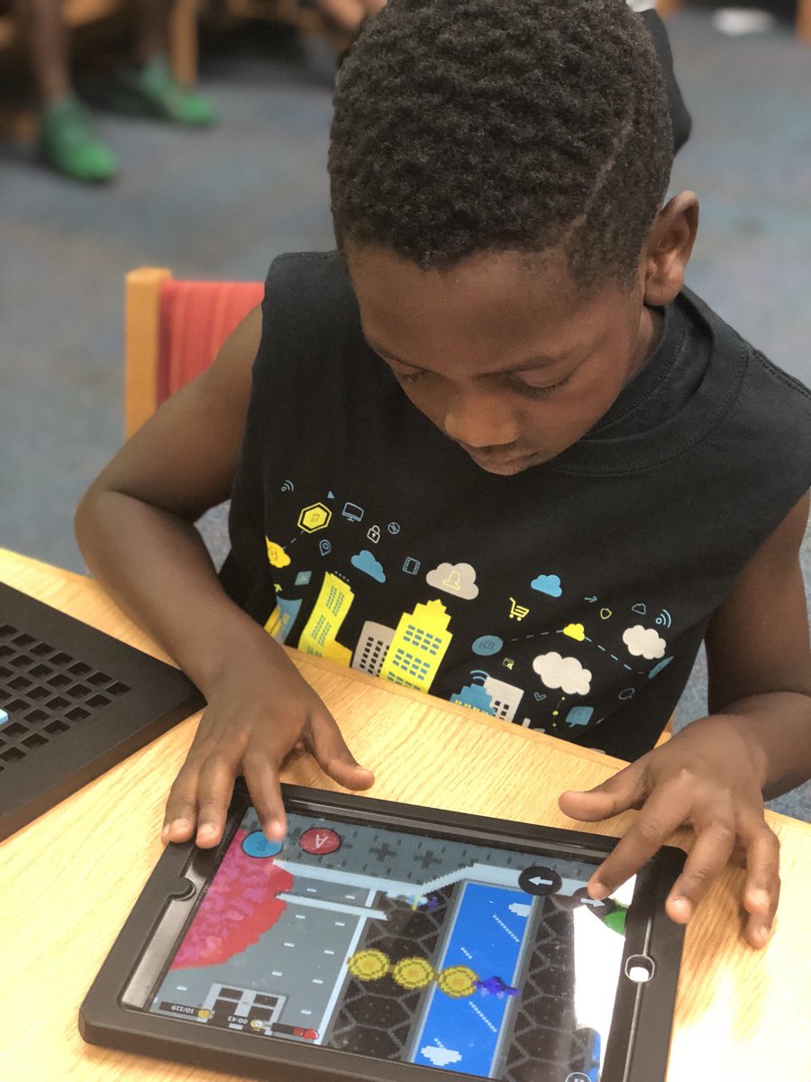 jqjoyner1's tweet photo. So much learning going on! #BuggByDesign #BuggExpo https://t.co/2S24msQZr2