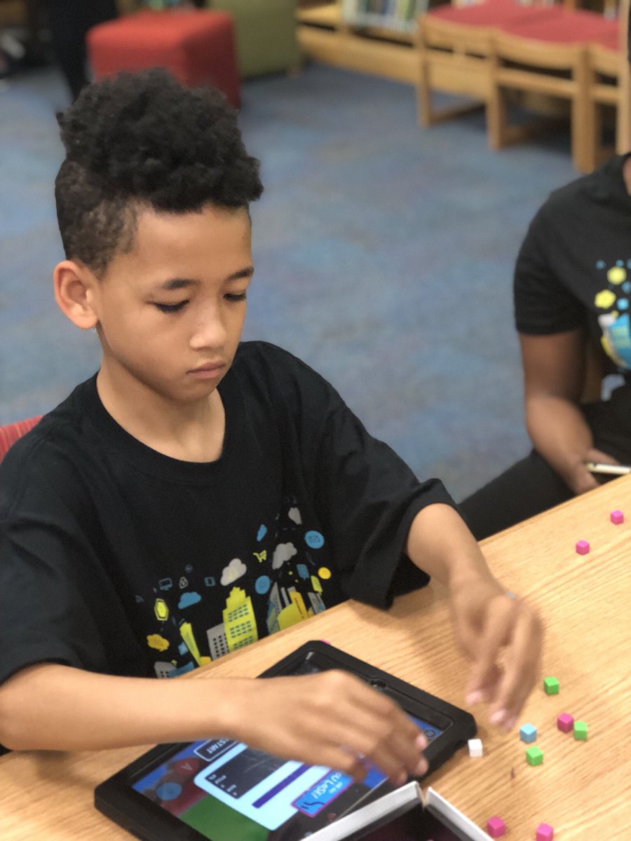 jqjoyner1's tweet photo. So much learning going on! #BuggByDesign #BuggExpo https://t.co/2S24msQZr2
