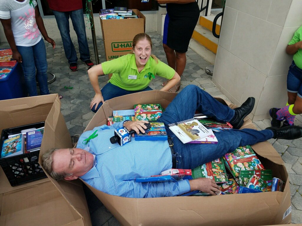 BranchesFL's tweet image. #DYK: Students often fall behind in school due to summer learning loss, but not at Branches! Our students are ready to read and learn this summer thanks to  @WPLGLocal10 Big Book Drive! We are so grateful to all of the partners that made this happen. #SummerReading #BookDrive