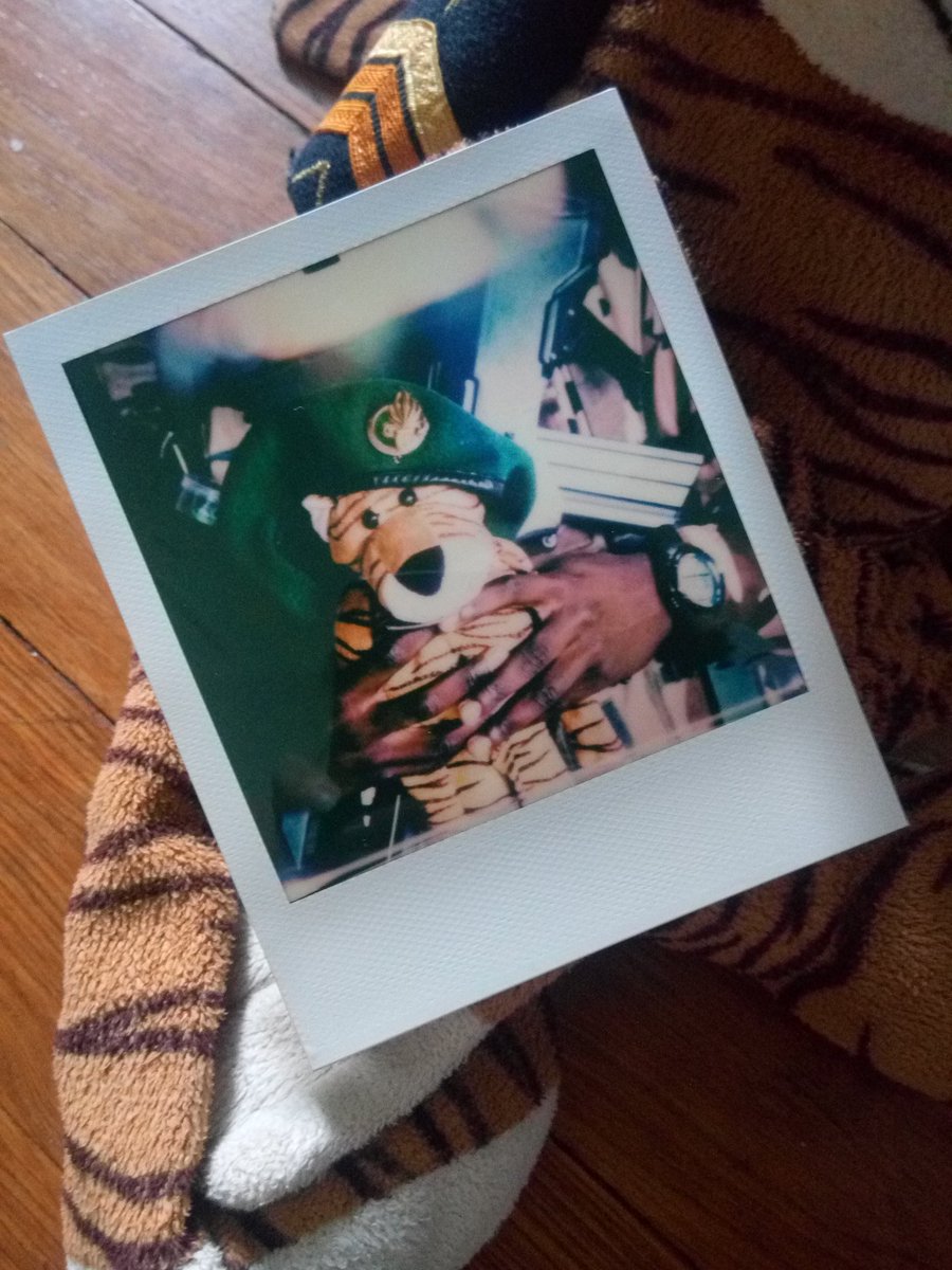 _SCG's tweet photo. I ❤ la chimie ! L'imperfection du procédé est juste ... parfaite !! #Polaroid #PhotoArgentique #InstantLab #JeSuisPasGeek
**Même pas besoin d'enrouler du film en aveugle dans des spires ! #JDCJDR ** https://t.co/XQFux8Oibt