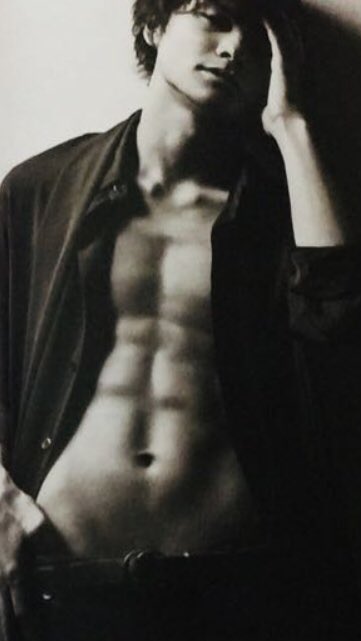 ちゃむ Twitterissa 今更知った八代拓の腹筋見てください 声優を声と芝居抜きで褒めるの良くないってわかってる わかってるんだけど 良いものは良い T Co S1fqxxlddw Twitter