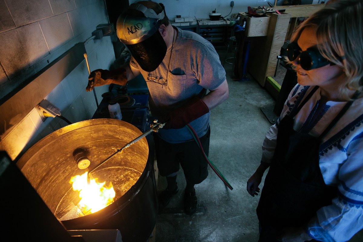 AlbertaUArts's tweet photo. ATTENTION: All parents – Do you have restless teens?
ACAD offers week-long Teen Summer Camps starting in July. Teens can learn ceramics, digital media, drawing, painting, photography and so much more.
For more details: https://t.co/uuNKBJcHTk #yycarts #acadcreates #artclasses https://t.co/nZHxnMtgD3