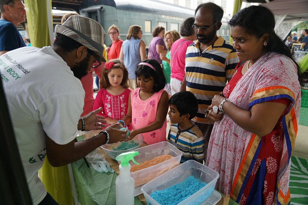 ScienceMusofVA's tweet photo. We love hosting @RVAMakerFest! Organizers now accepting applications for makers to participate in this year's event. If you know someone who uses #STEM to make goods &amp; problem-solve, tell them to apply before 6/14! #rva #RVAmaker #VAmaker  https://t.co/iphw4og5Va https://t.co/gHqxueg1U1
