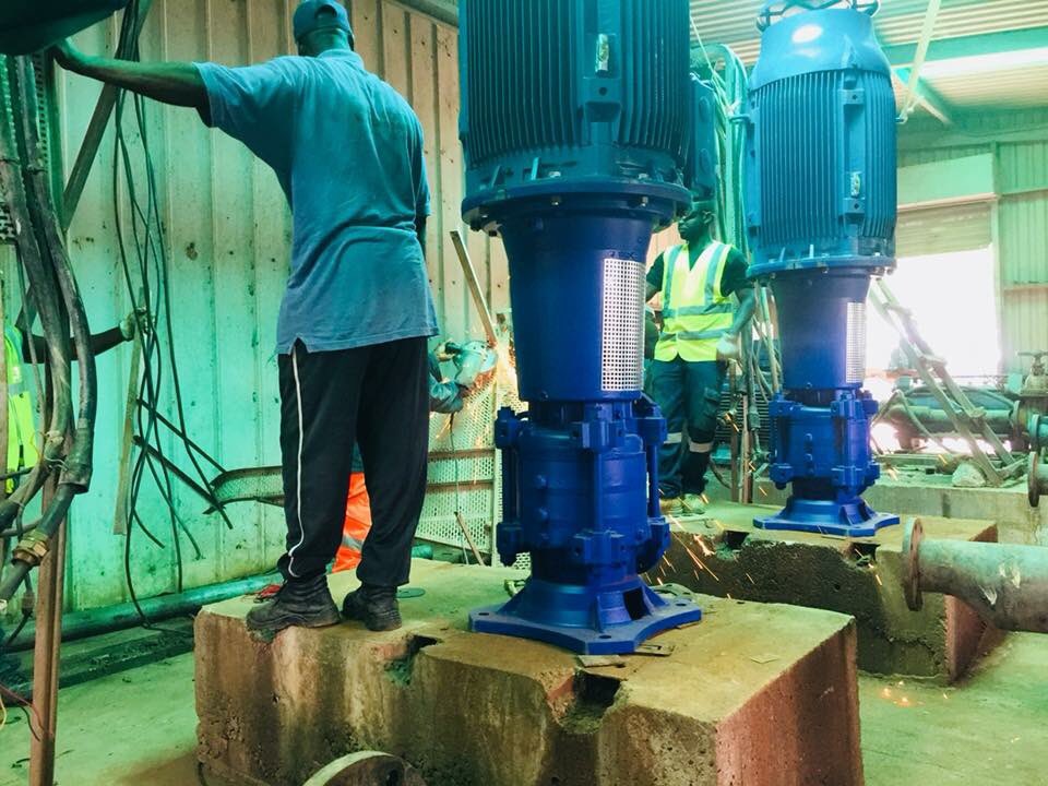 Advsola's tweet photo. Niger state government has embarked on total overhauling of Bida, Suleja and Kontagora water works, few weeks ago, the state govt received water pumping machines for the aforementioned local governments, now, installation of the machines has started.
#3yearsofASB
#LoloIsWorking https://t.co/va4jnQFraG