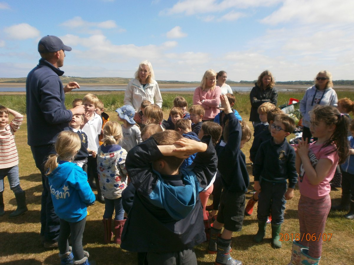 AberladyP2's tweet photo. We had a wonderful morning visiting Aberlady Bay with John Harrison, Ranger, learning about our local landscape and finding lots of creatures that live in the mud flats and salt marshes. Huge thank you to John and to all our parent helpers. Everyone agreed they had had great fun. https://t.co/Au0pn9Dpkh