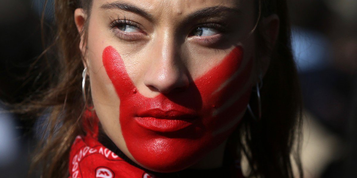 Une révolution féministe embrase le Chili lesinrocks.com/2018/06/07/act…