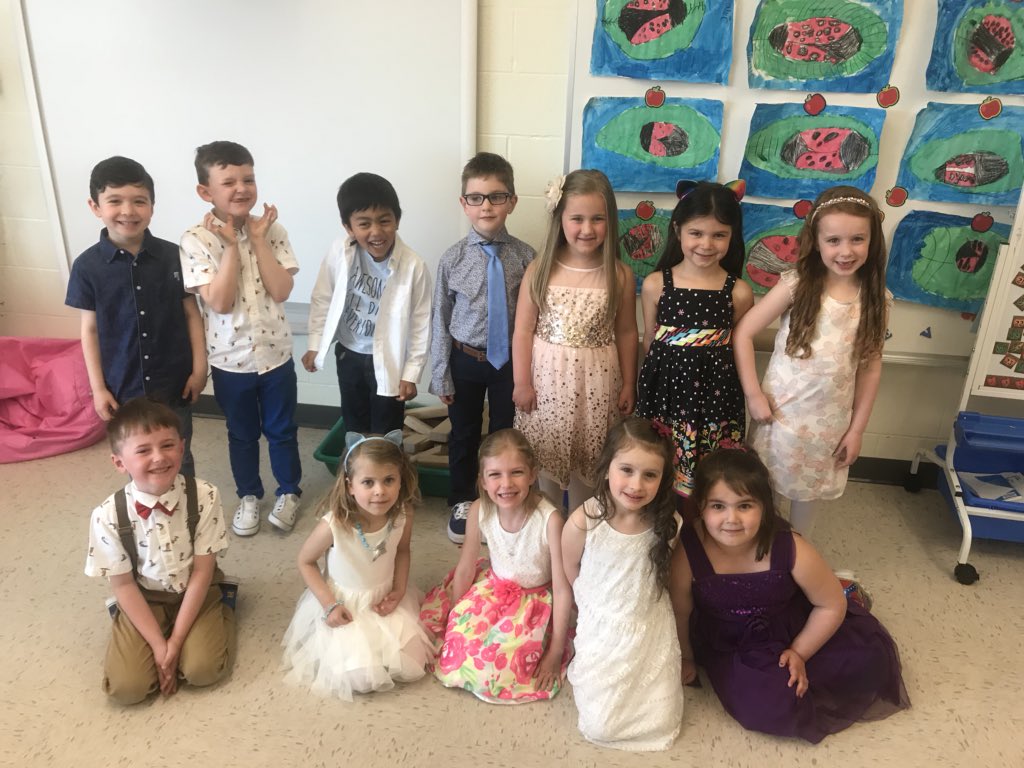 OctagonPond's tweet photo. Our Kindergarten French classes are ready for their concert! https://t.co/Gi7qfHVotZ