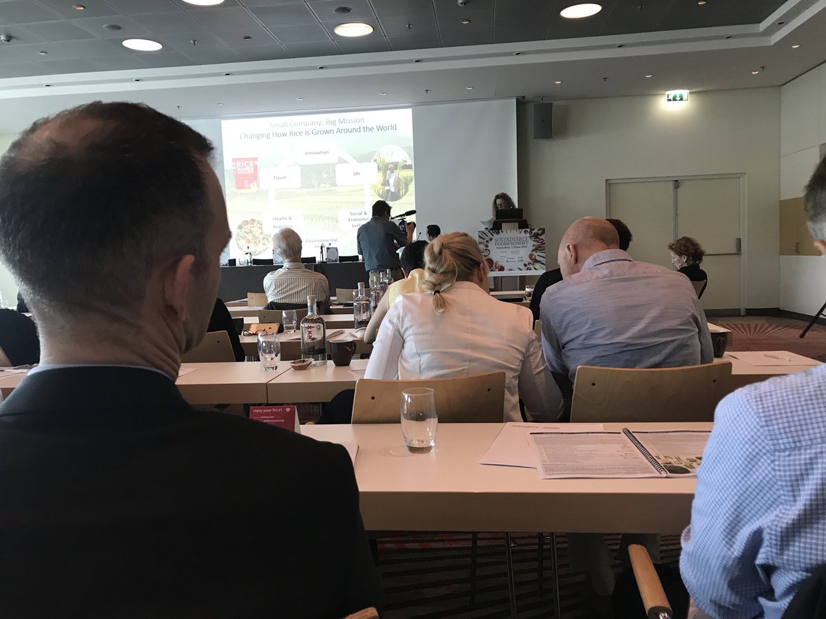 At the Sustainable Food Summit in Amsterdam waiting for the Awards Ceremony. Go Earthpouch! #Plasticfree