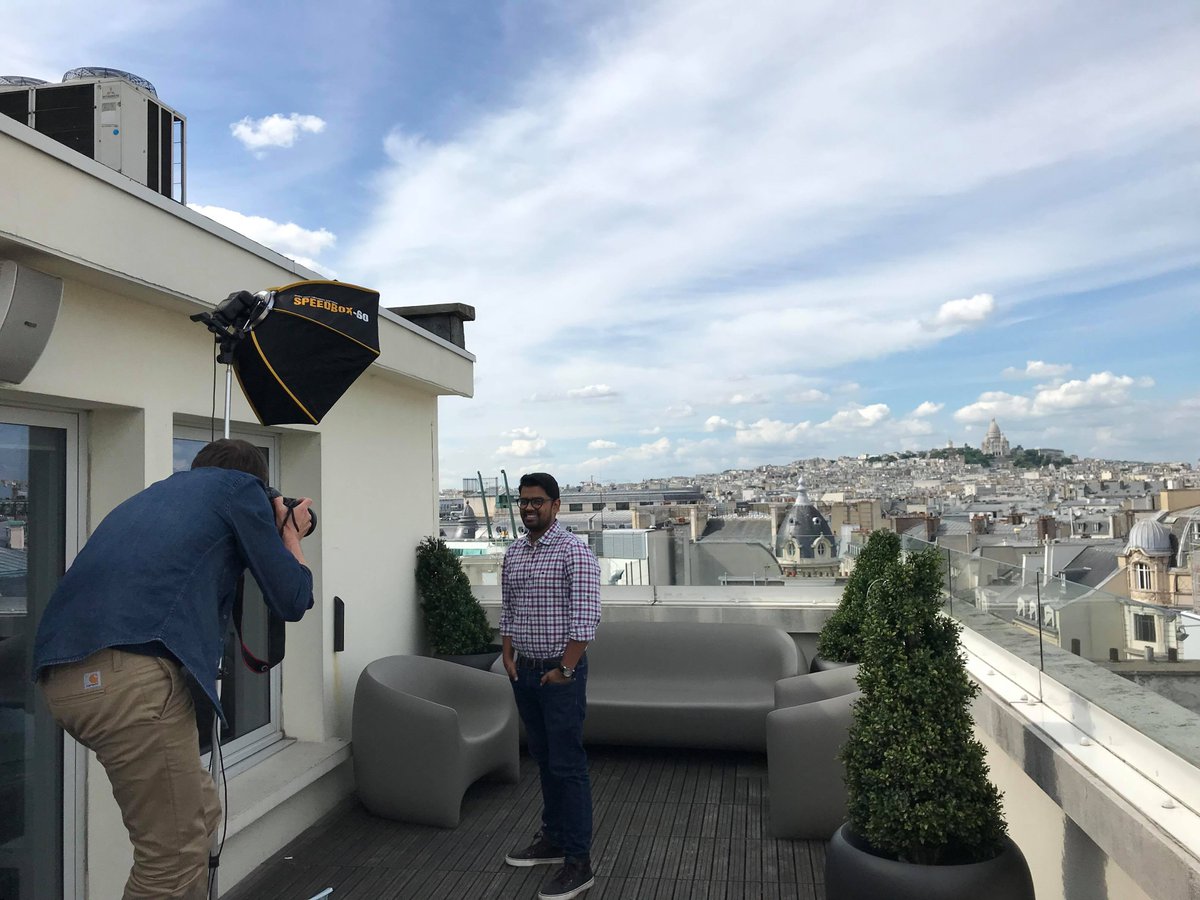 FollowZify_FR's tweet photo. @anuragrathor en plein photoshoot pour Zify sur notre rooftop à @PartechShaker 
On vous en dit plus très prochainement !! ✌️
#CovoiturageZify https://t.co/Z5hzYeV4cd