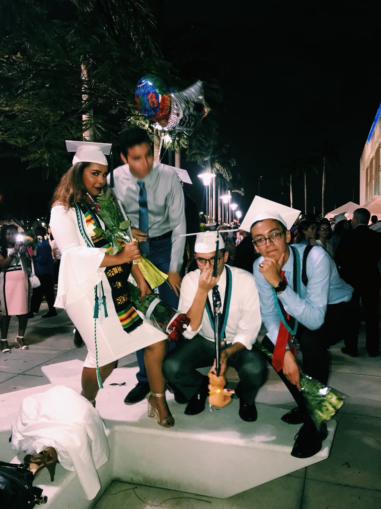 bbycillss's tweet photo. It’s official 🎓👩‍🎓👨‍🎓 MLEC Alumni’s💗 https://t.co/DoVfYPw6xA