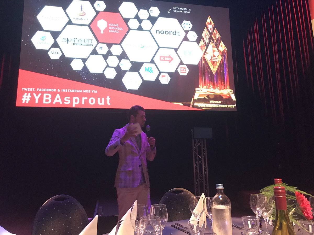 HenkBrinkDr's tweet photo. Vanavond staat in het teken van ondernemerschap! Bekendmaking van de beste Drentse start-up en de beste ondernemer onder de 25 #youngbusinessaward #YBAsprout https://t.co/UtwjUep4Lt