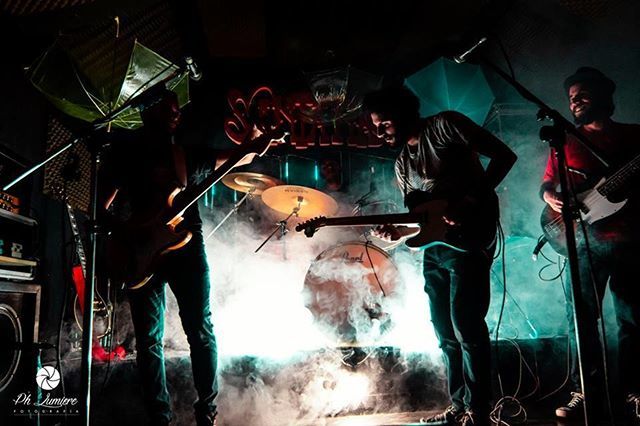 imparmusica's tweet photo. Somos IMPAR 🔊 , venimos de una galaxia distante a romperte la cabeza. El sábado 23 de Junio nos vemos en Mítico Bar (Moreno) junto a @paradojaonomastica y @despuesdelastres_ 
La captura es de @phlumiere 📷 https://t.co/8xT46WC0KH https://t.co/X4i0FLImbN