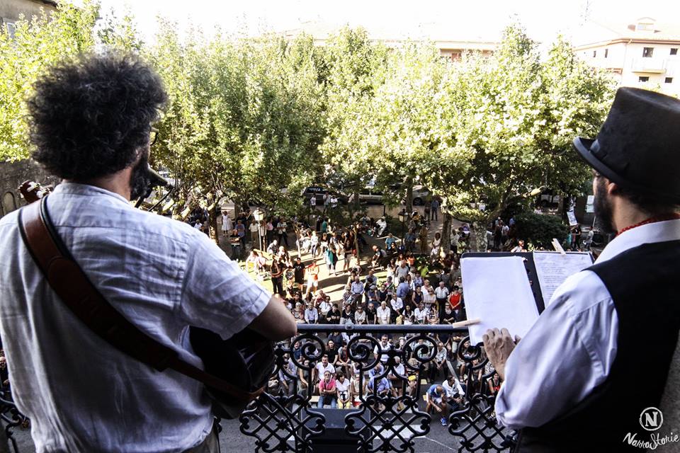 StorieNarra's tweet photo. #aspettandoNarrastorie
Stiamo lavorando a Narrastorie 2018!
A breve il programma e le date per la terza edizione del #festival del racconto di strada diretto da Simone Cristicchi.

#narrastorie #teatro #eventi #arcidosso #toscana #cristicchi #cultura #simonecristicchi #amiata https://t.co/XTiOUUMhBO