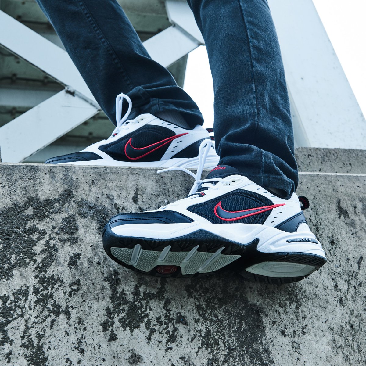 nike air monarch sports direct