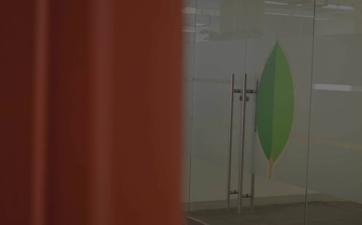 Hey kids, I'd say <a href="/MongoDB/">MongoDB</a> had "a pretty good Q1": revenues $48.2M (+49% YoY) 6,600+ customers (+83% YoY) Atlas (cloud) revs. 14% of total (+400% YoY) goo.gl/83LyAc $MDB shareholders loving it #NoSQL #bigdata #analytics See you soon at #MDBW18 #NYC