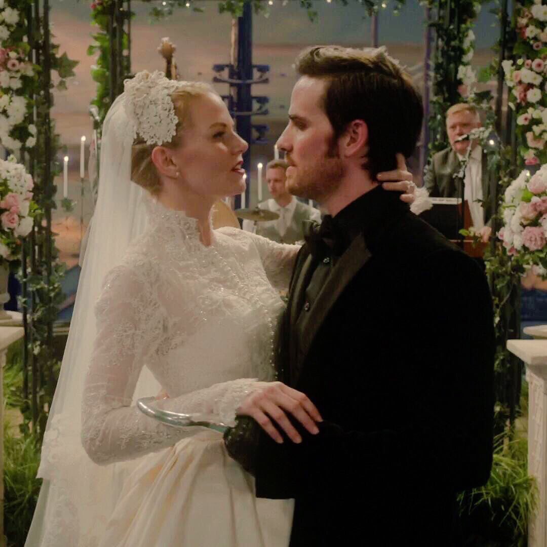 Rosered0331's tweet photo. Happy 13 month anniversary to the best tv couple ever !!! I hope they are enjoying the day with their little Hope & of course their night alone romancing on each other ! #CaptainSwan #truelove #ahappybeginning https://t.co/sMiFuwN9nt