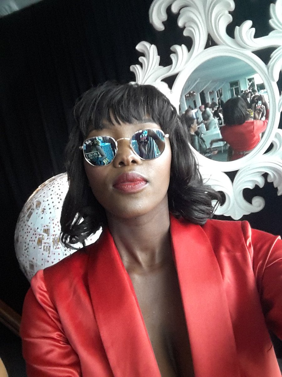 leratommoloi's tweet photo. This @CandiandCoSalon wig was doing the most mayne! Shooo! ♥🔥😗💇 #TBT #ModelBehaviour #ModelCitizen #Mamabae👑🐼 https://t.co/26TLkPhpv0