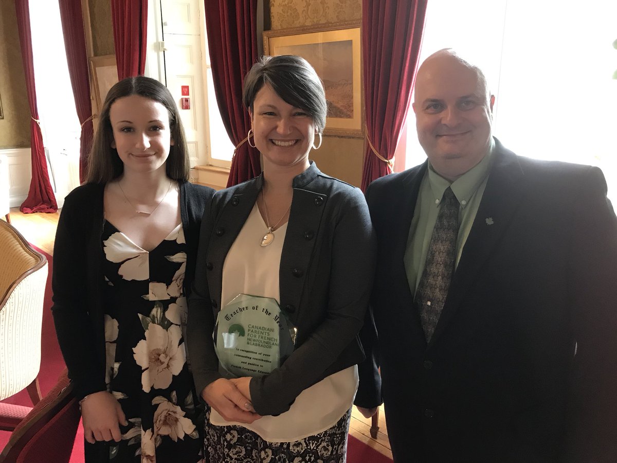 FRJHschool's tweet image. So proud of Mme. Benson and the recognition she has been awarded today. Awesome teacher in both French and English😍 Stay tunes for more exciting news tomorrow👍🏻@NLESDCA