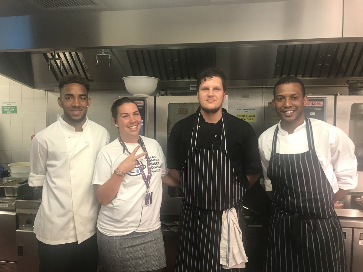 Delayed flight on the way and an extra pair of hands is needed so of course our AOM jumps in! 👩🏼‍🍳🙋🏽‍♀️ #jackofalltrades <a href="/AdriennCsellar/">Adrienn Csellar</a> #PISummerWow <a href="/gary_villiers/">Gary De Villiers</a>