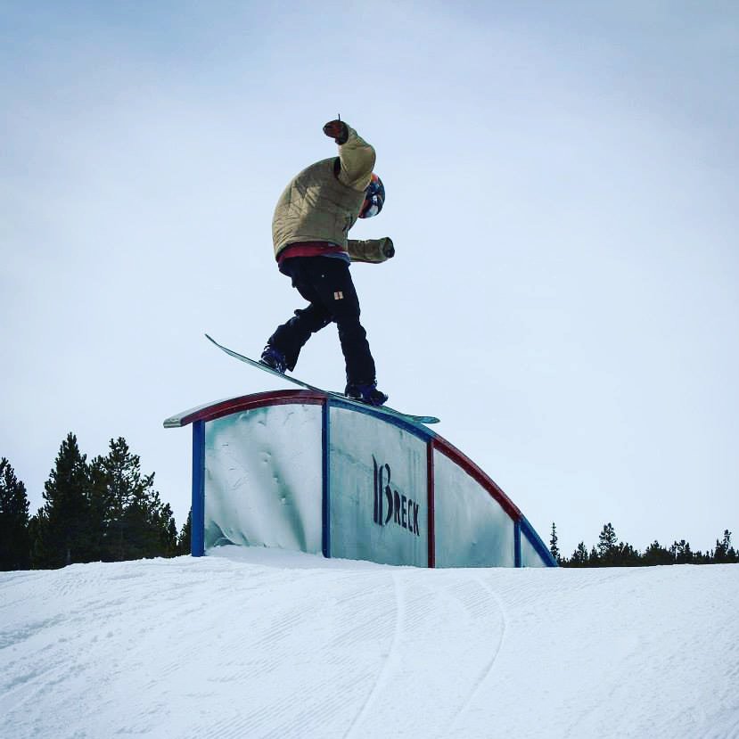 adrenalistorg's tweet photo. A bad day on the slopes beats a good day at the office.

#snowboarding #snowboard #snow   #outdoors #winter #adventure https://t.co/O0X2oHQb7q