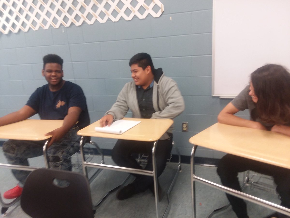 ms_smith416's tweet photo. Students discuss Meteors in their CSG for Solar System.
#RAMSINSPIRE #A5INSTRUCTION
#AVIDCSG https://t.co/AbUNNTgRmm