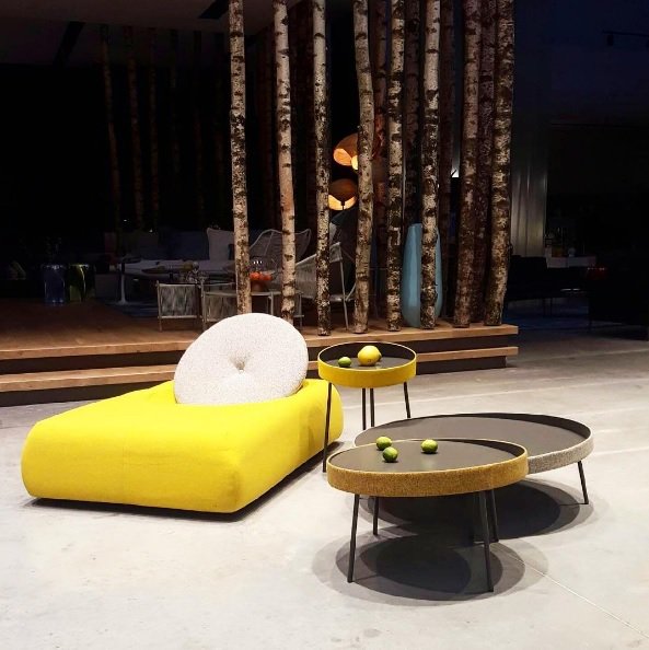 RocheBobois's tweet photo. A sweet treat.
Macaron lounge chair, design #Stefan Heiliger.
Coin occasional tables, design #DmitryKozinenko.
#frenchartdevivre #europeanmanufacture #lounge #chair #table #design #interiors #interiordesign #yellow #relax https://t.co/m43YxtzXCm