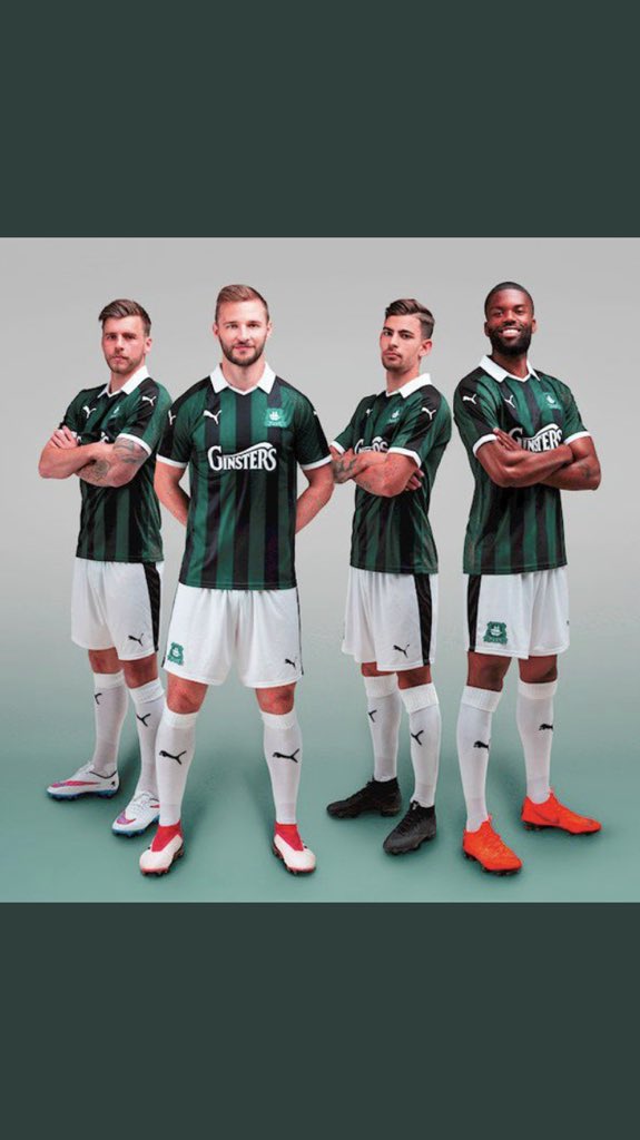 chris foot tweet media