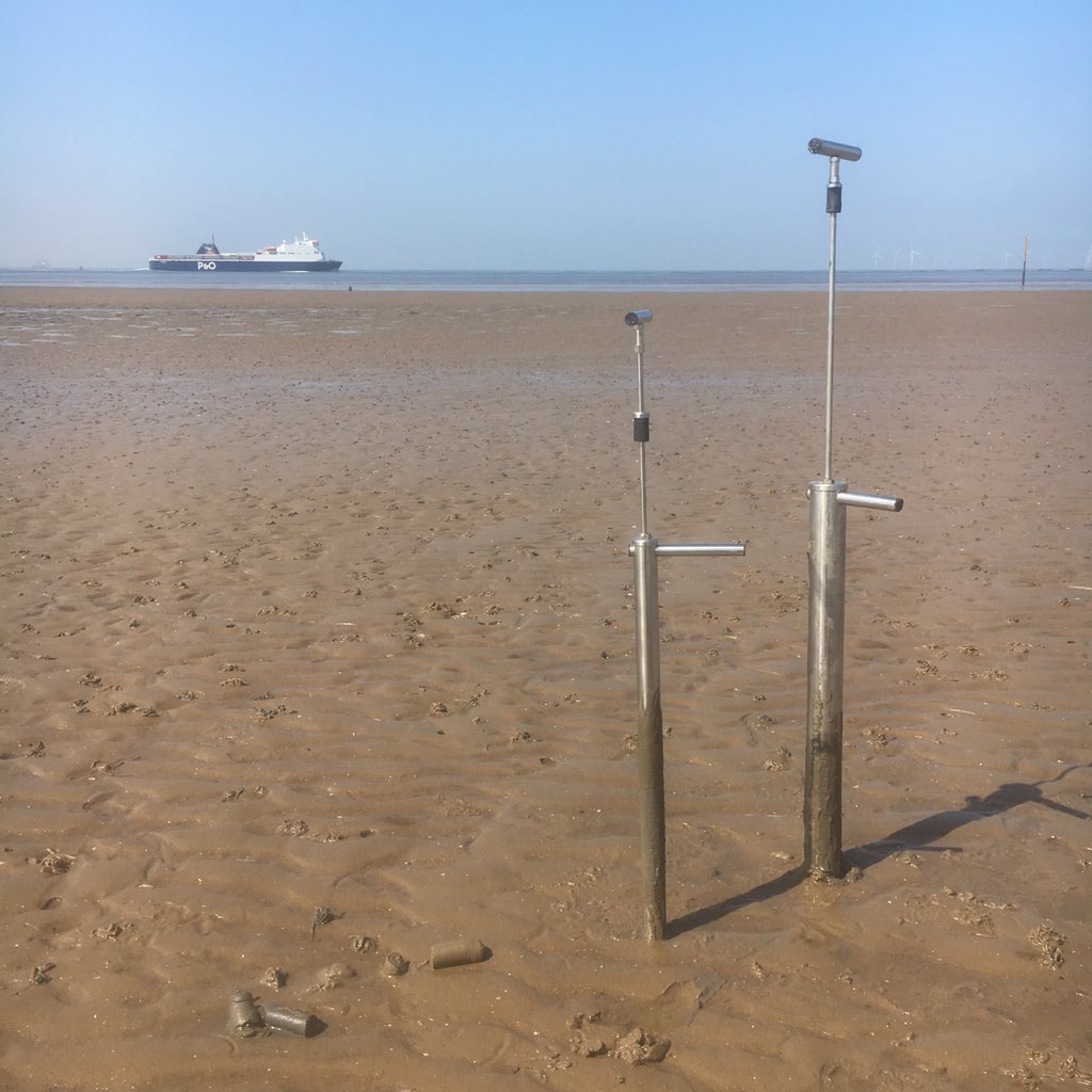 MudflatMatt's tweet photo. Mudflat sampling and lugworm pumping - Day 7 of #30dayswild https://t.co/0qjZbQzKq7